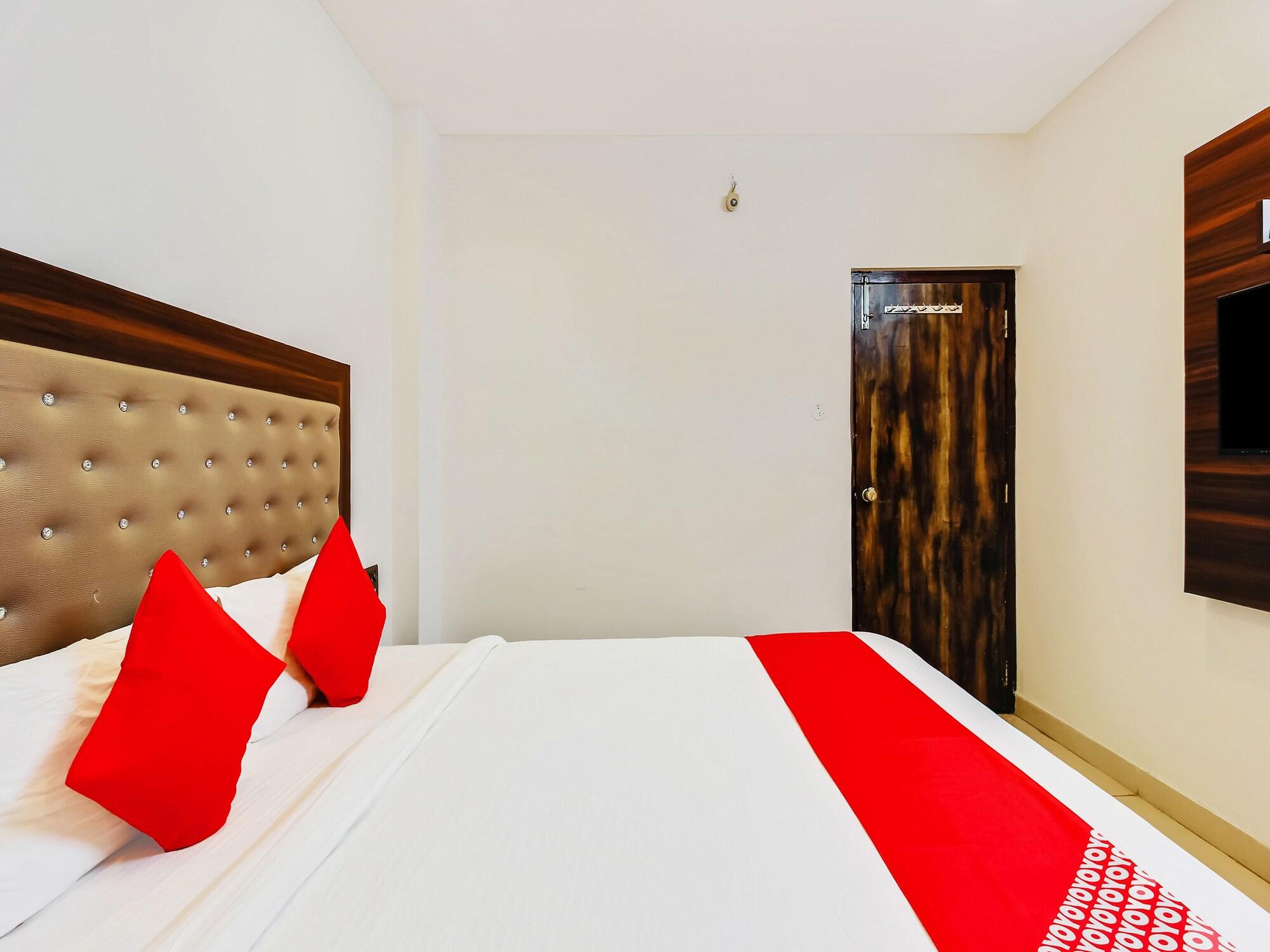 Oyo 29131 Hotel Mn Grand Shamshabad Ngoại thất bức ảnh