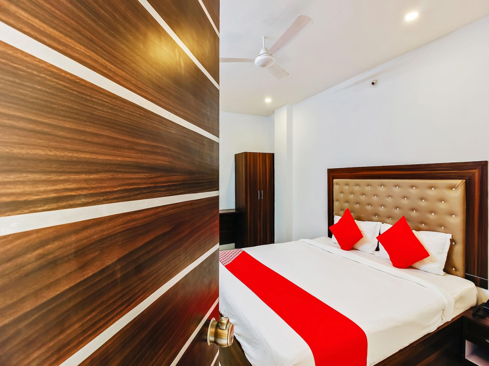 Oyo 29131 Hotel Mn Grand Shamshabad Ngoại thất bức ảnh