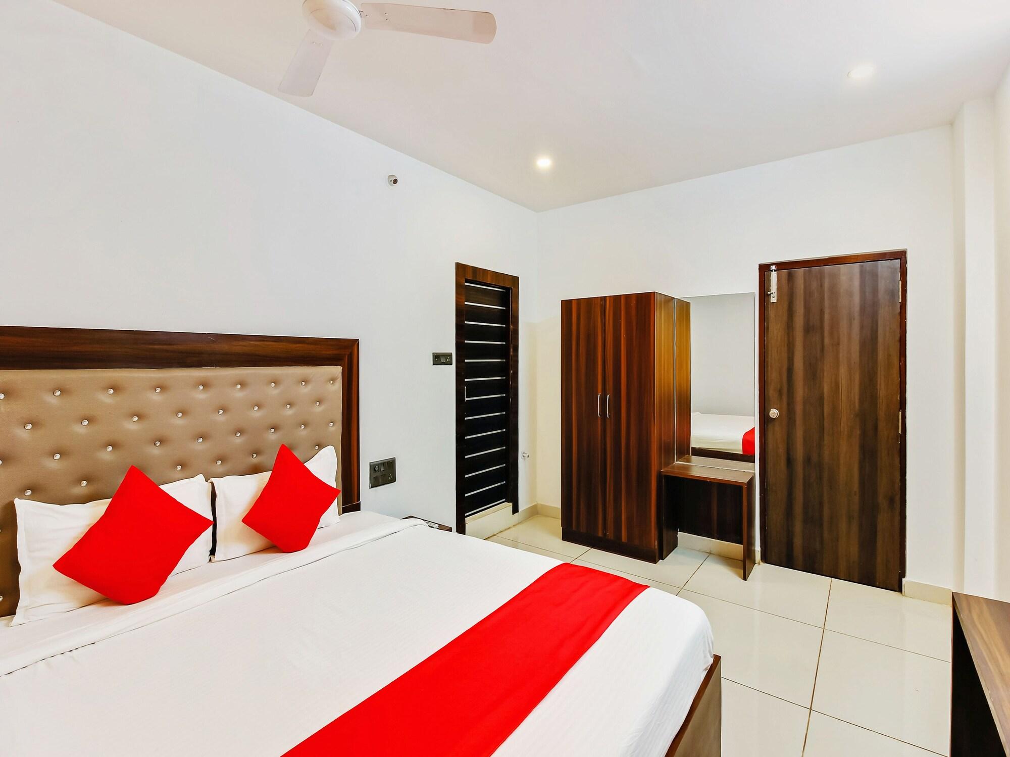 Oyo 29131 Hotel Mn Grand Shamshabad Ngoại thất bức ảnh