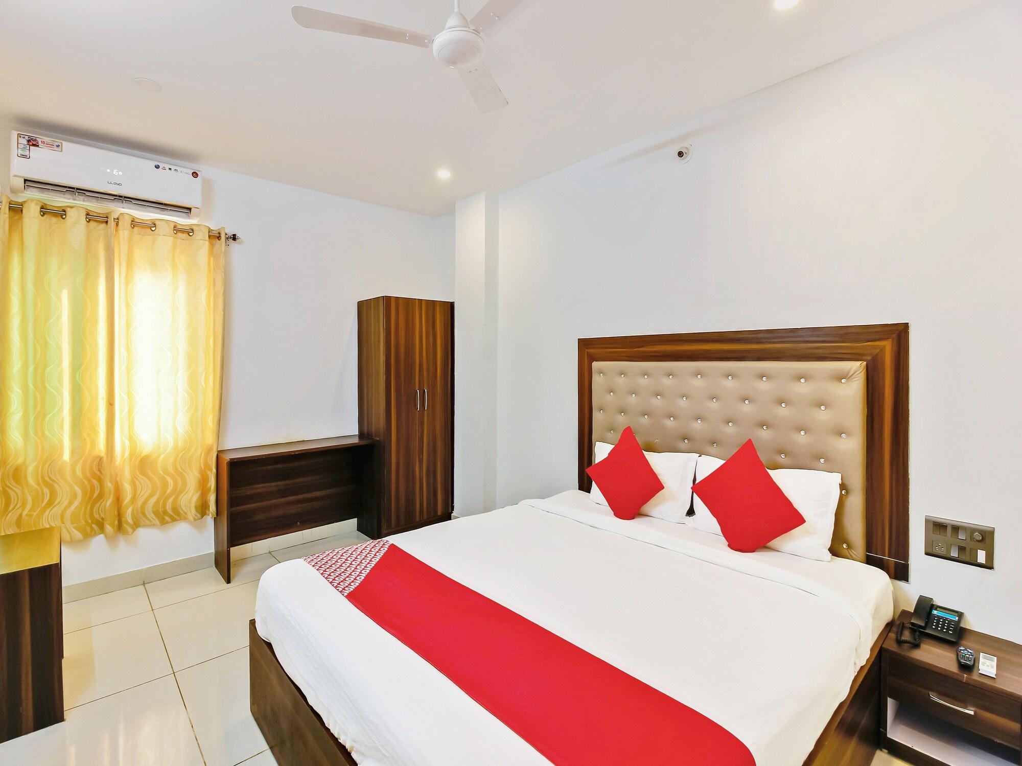 Oyo 29131 Hotel Mn Grand Shamshabad Ngoại thất bức ảnh
